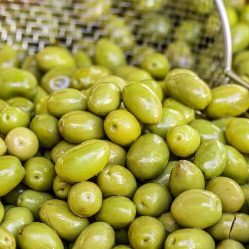 wellhealthorganic.com:11 Health Benefits and Side Effects of Olives
